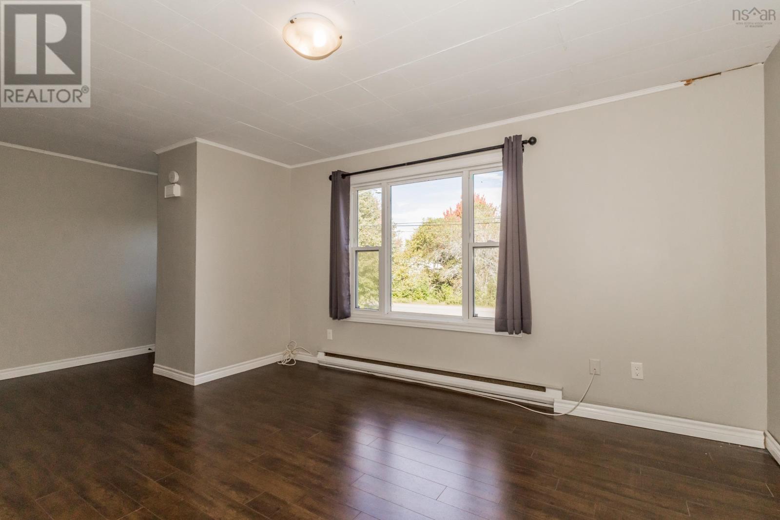 1063/1065 Camhill Court Property Photo 9