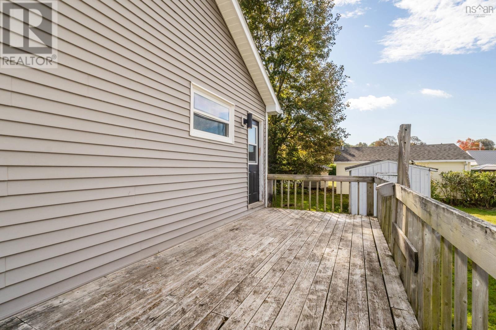 1063/1065 Camhill Court Property Photo 18