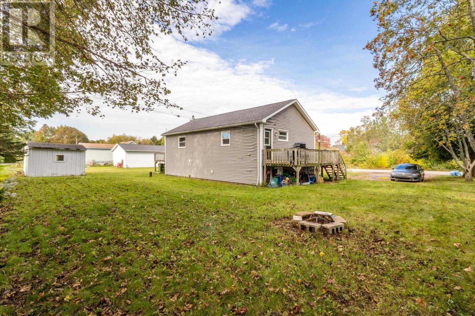 1063/1065 Camhill Court Property Photo 19