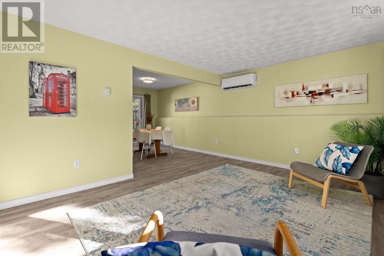 1022/1024 Marie Crescent Property Photo 5