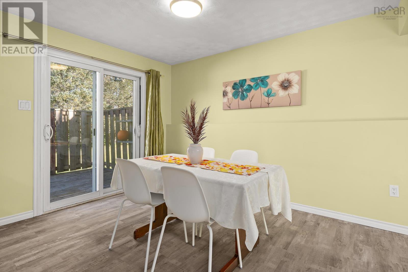 1022/1024 Marie Crescent Property Photo 6