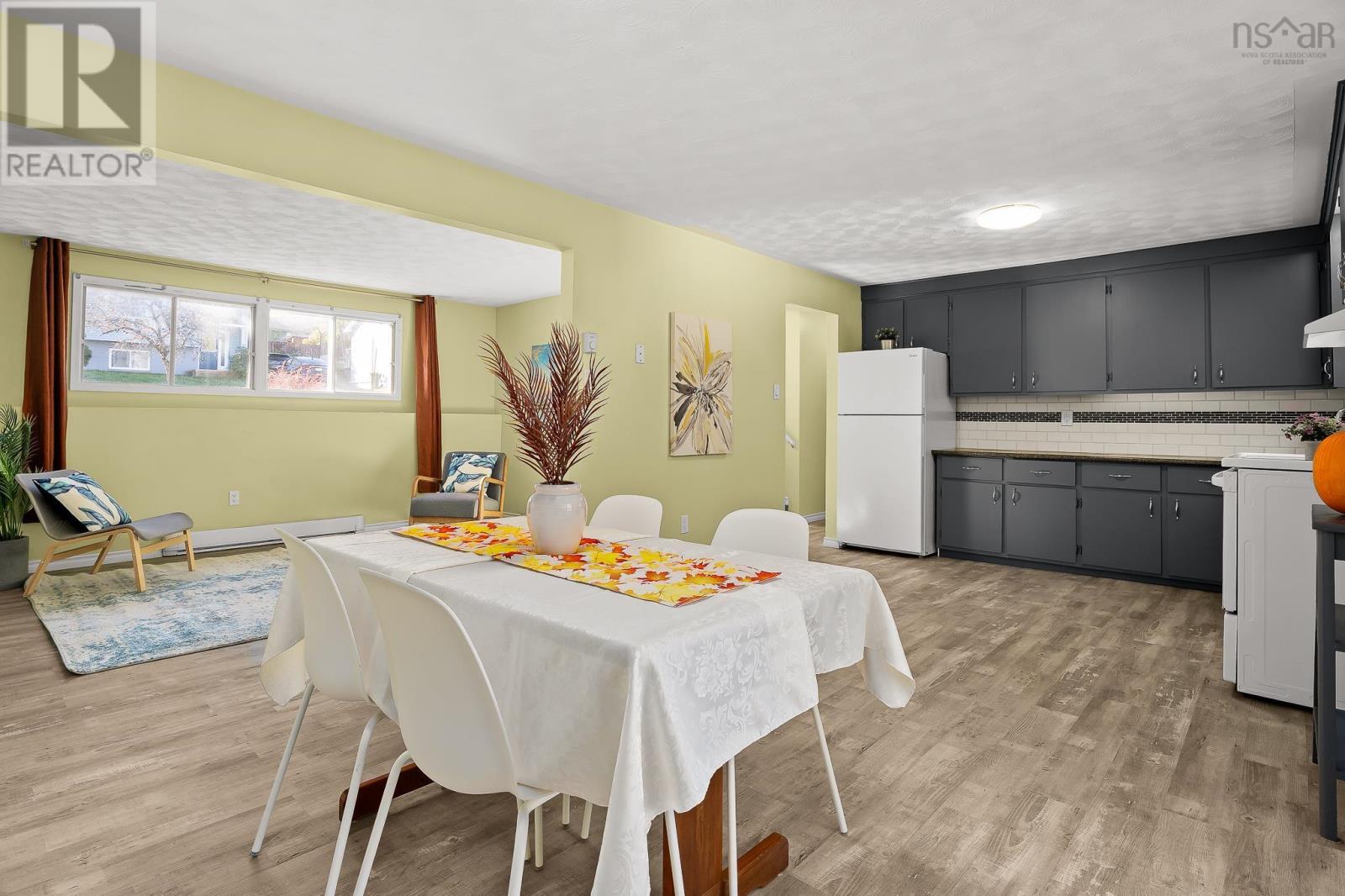 1022/1024 Marie Crescent Property Photo 8