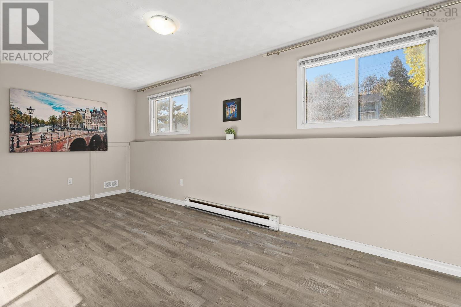 1022/1024 Marie Crescent Property Photo 14