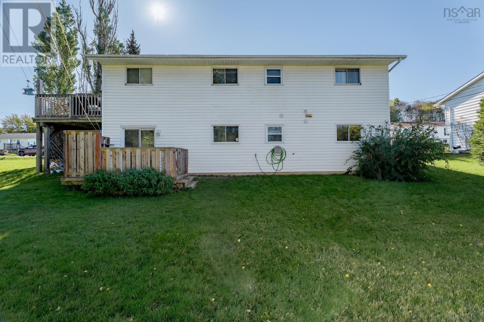 1022/1024 Marie Crescent Property Photo 34