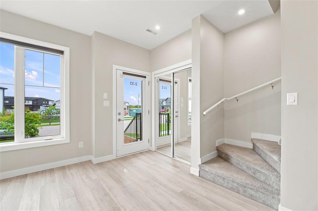 33 Lynx Street Property Photo 5