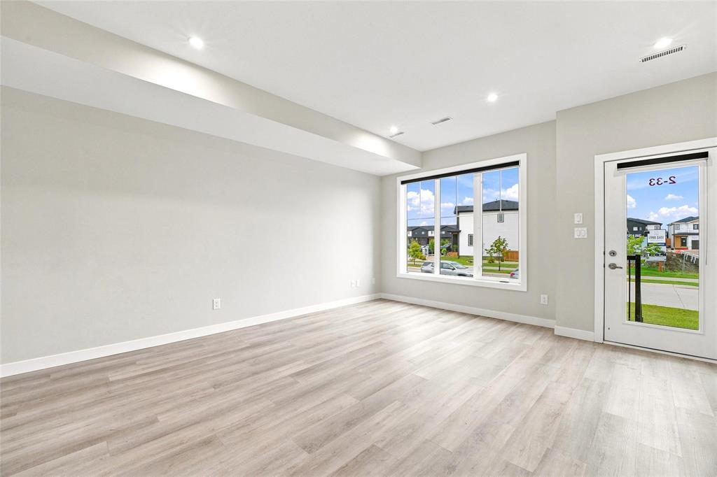 33 Lynx Street Property Photo 7