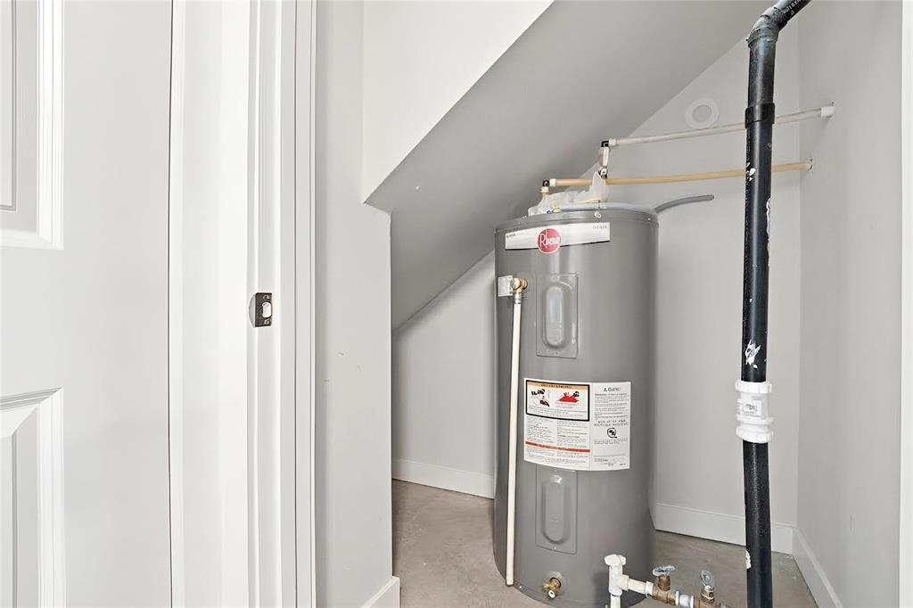 33 Lynx Street Property Photo 36