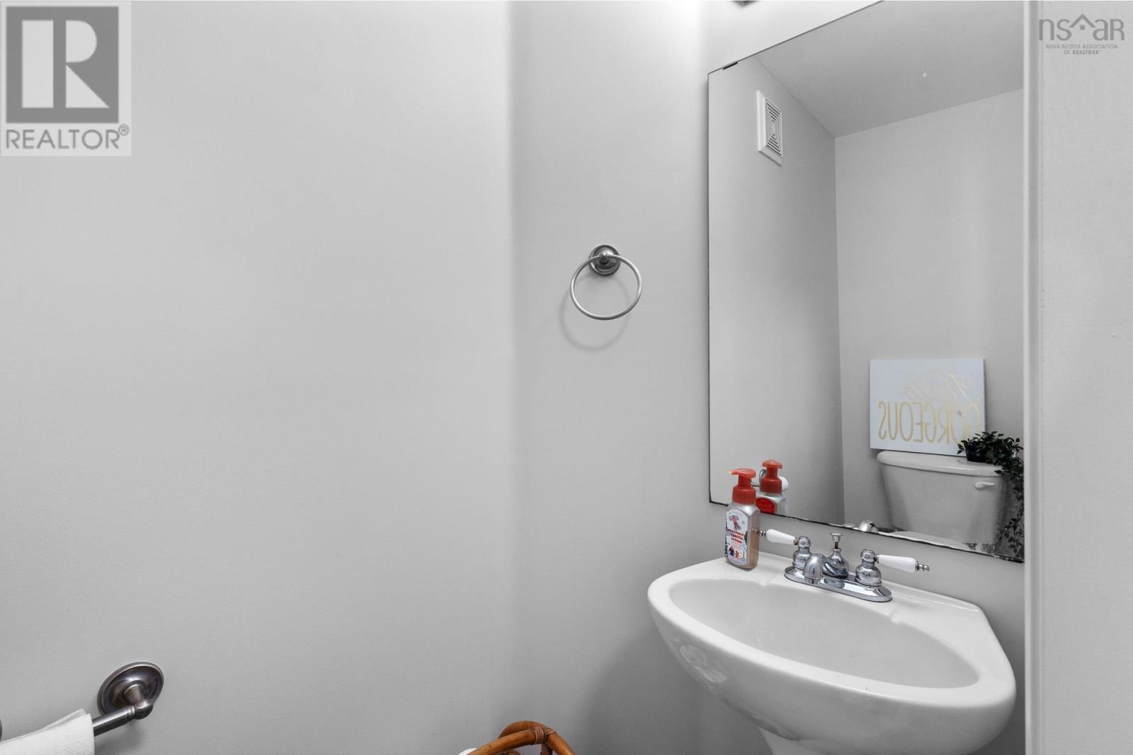 71 Yoon Court Property Photo 6