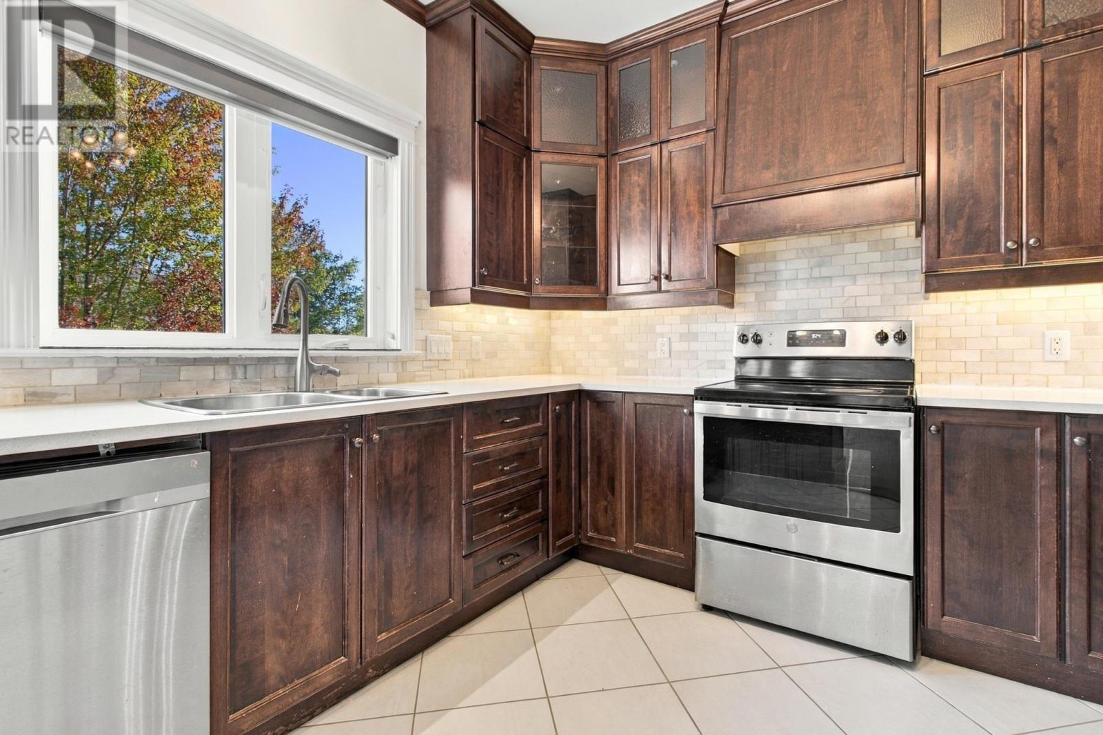 156 Bently Drive Property Photo 12