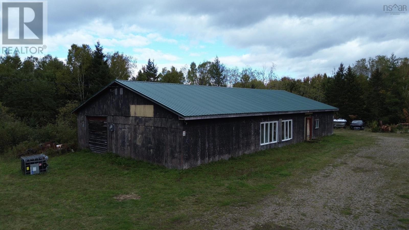 1181 395 Highway Property Photo 1