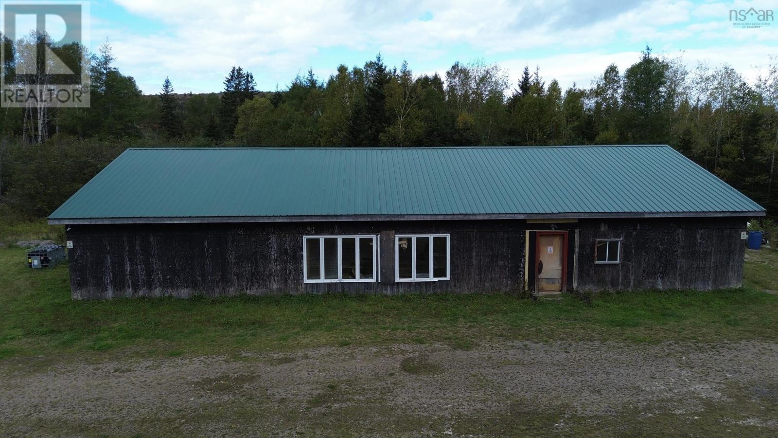 1181 395 Highway Property Photo 2