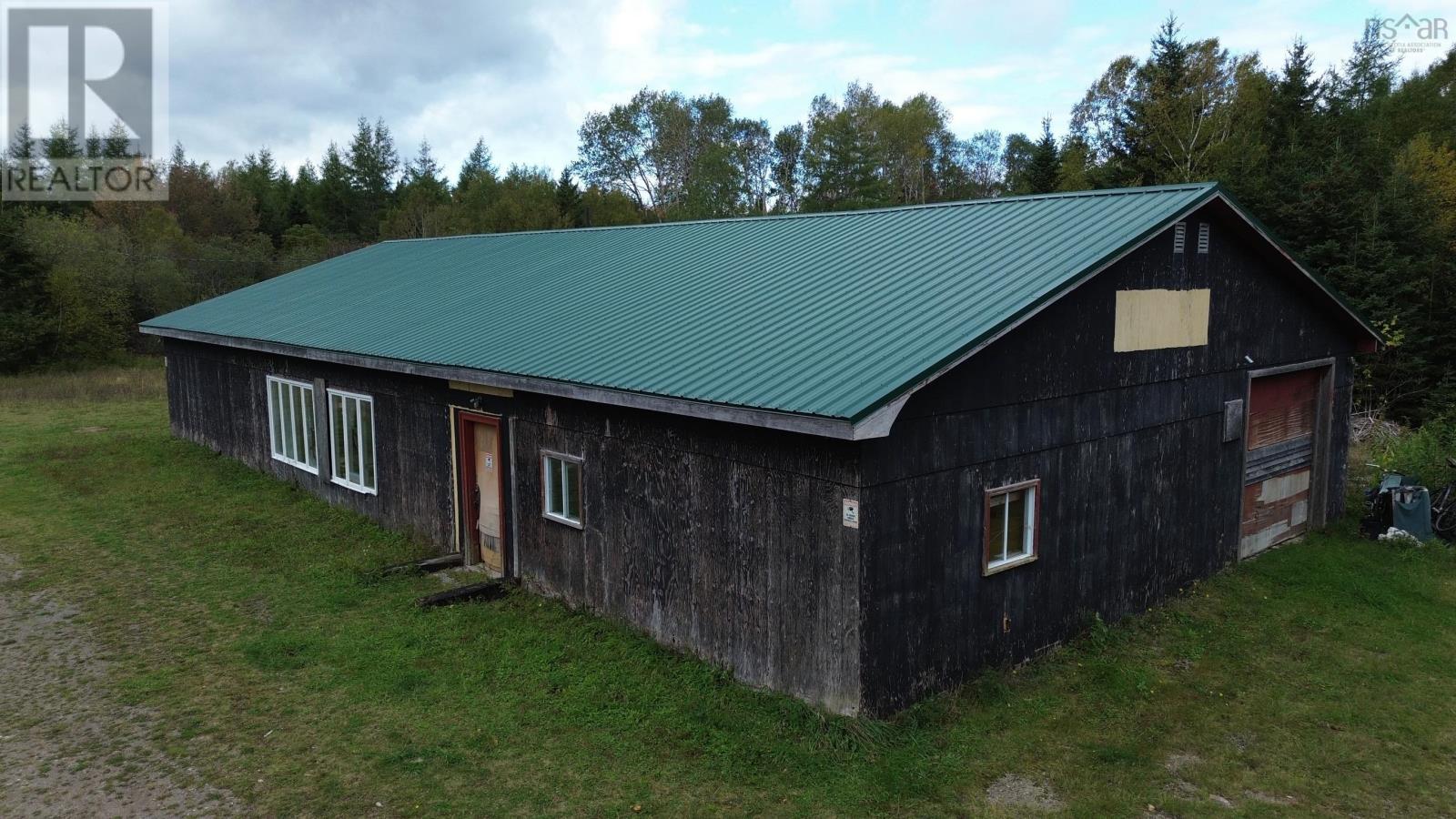 1181 395 Highway Property Photo 3