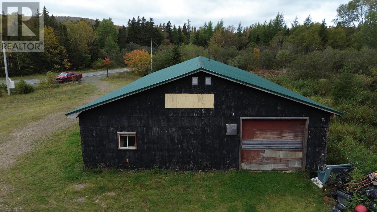 1181 395 Highway Property Photo 4