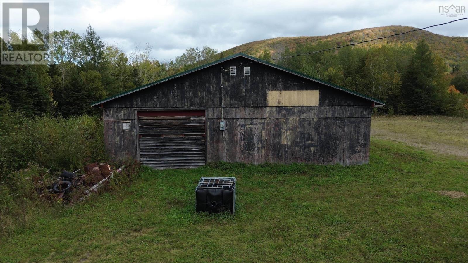 1181 395 Highway Property Photo 8