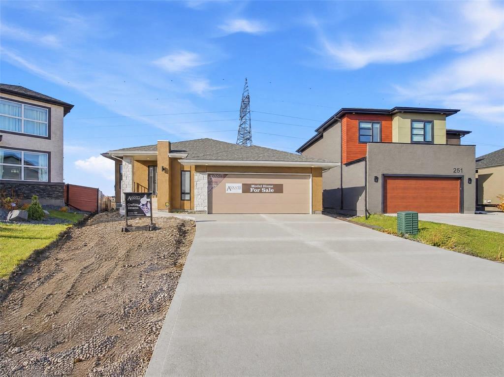 255 Yellow Moon Crescent Property Photo 1