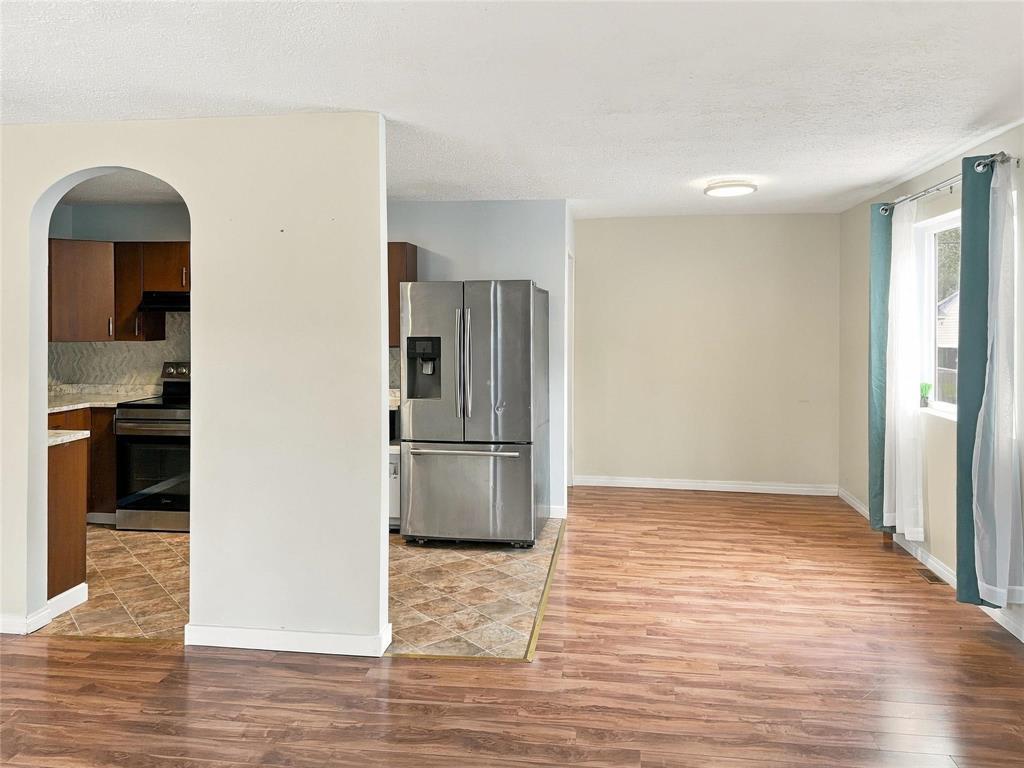 11 Evergreen Boulevard Property Photo 4