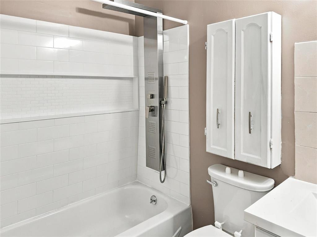 11 Evergreen Boulevard Property Photo 9