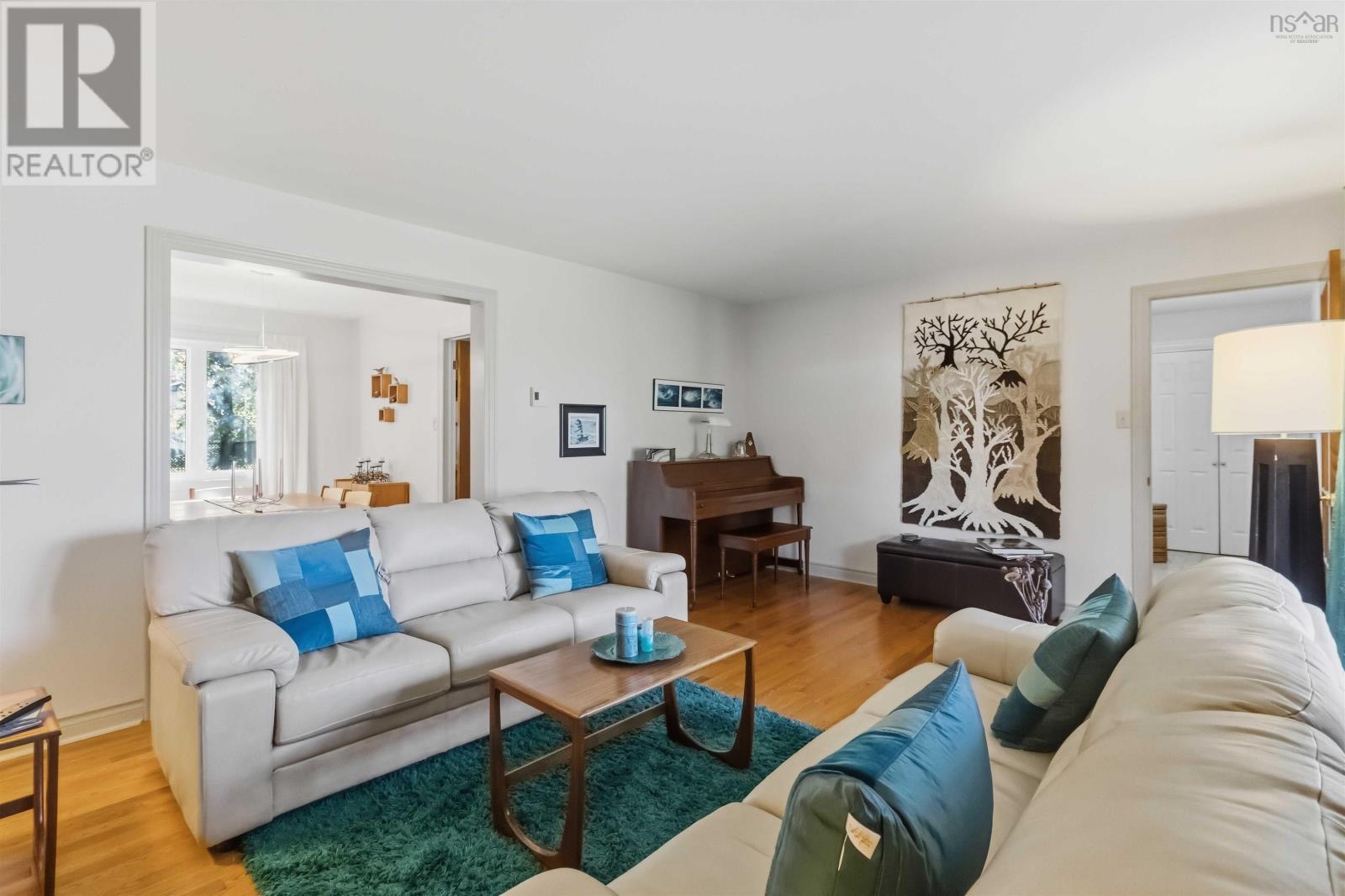 32 Bow Street Property Photo 7