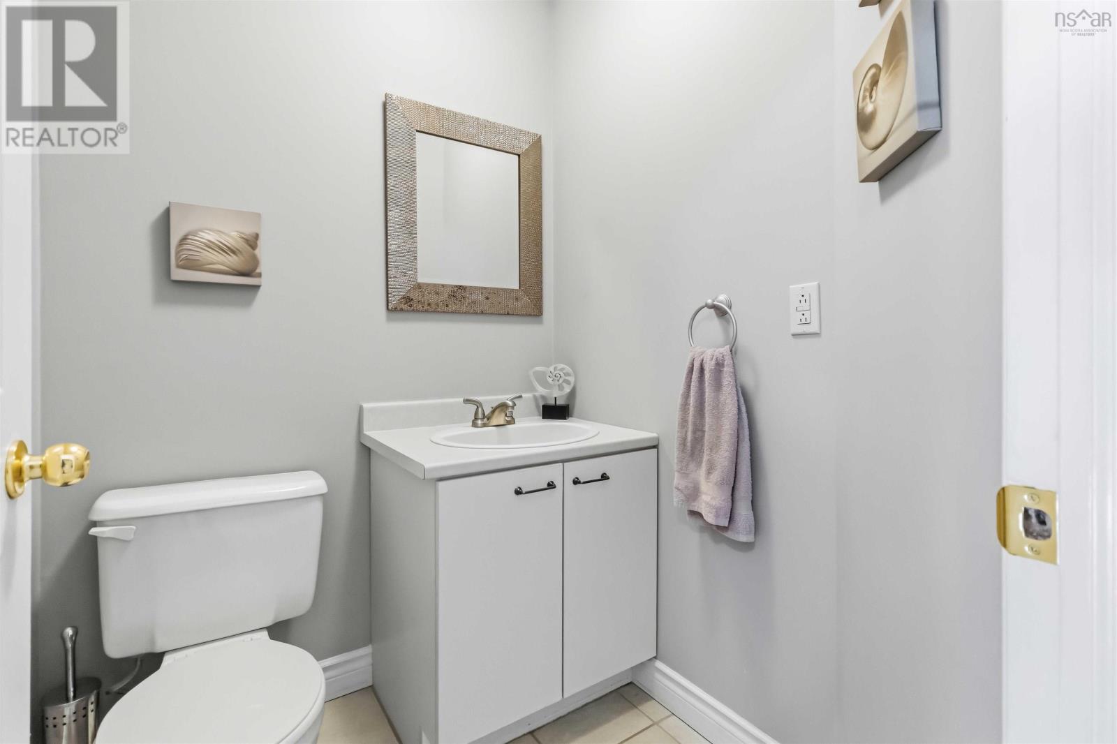 32 Bow Street Property Photo 16