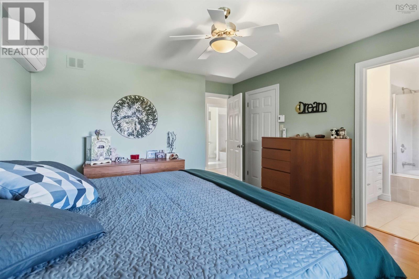 32 Bow Street Property Photo 18