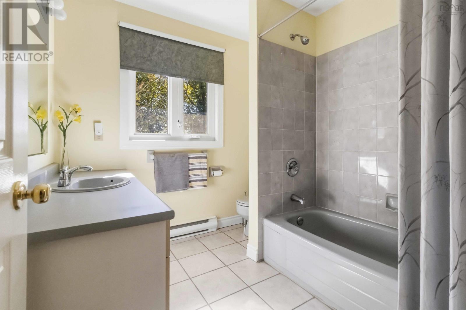 32 Bow Street Property Photo 23