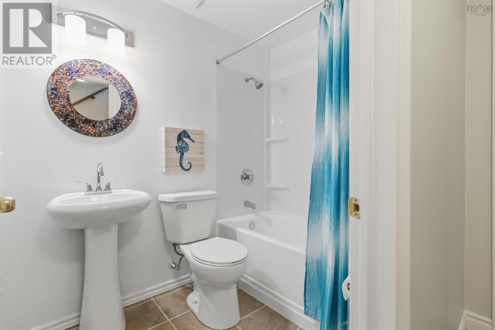 32 Bow Street Property Photo 27