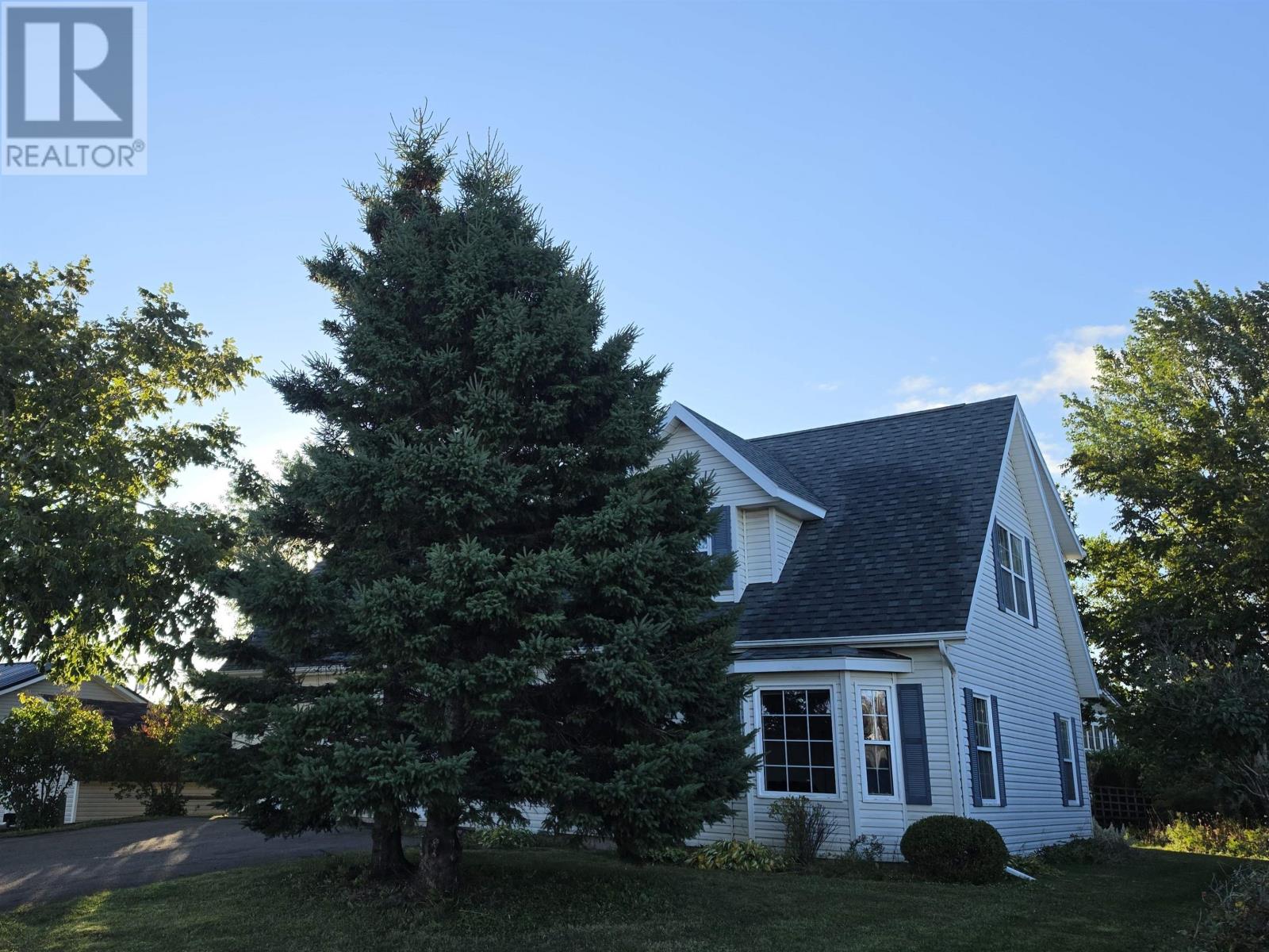 28 Arcona Drive Property Photo 4