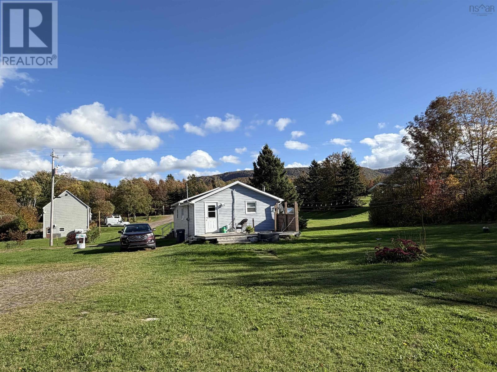 16445 Cabot Trail Property Photo 10