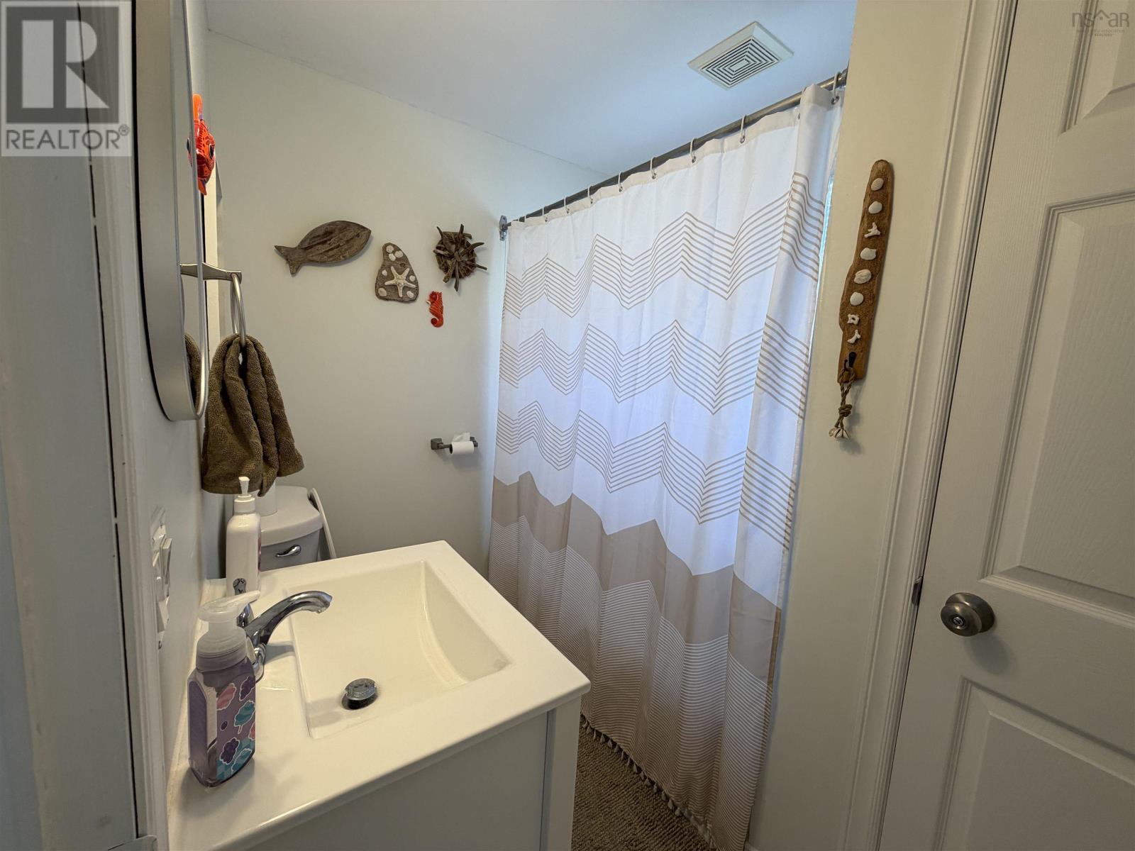 16445 Cabot Trail Property Photo 28