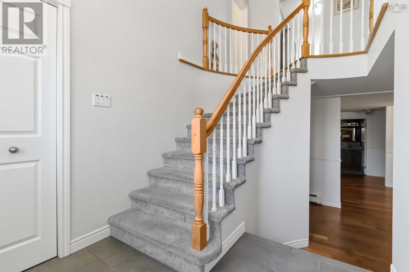 26 Castlewood Drive Property Photo 4