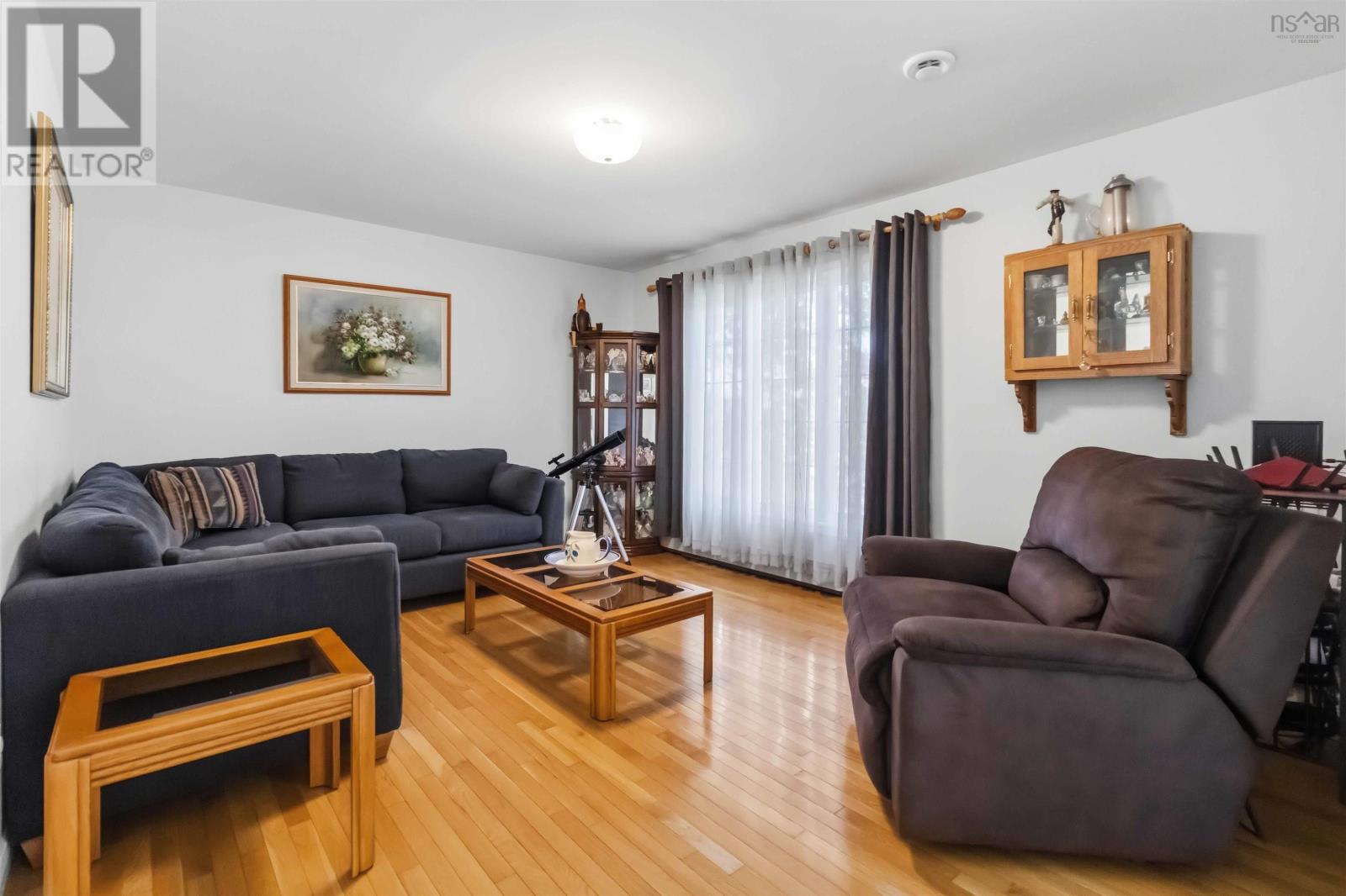 26 Castlewood Drive Property Photo 6