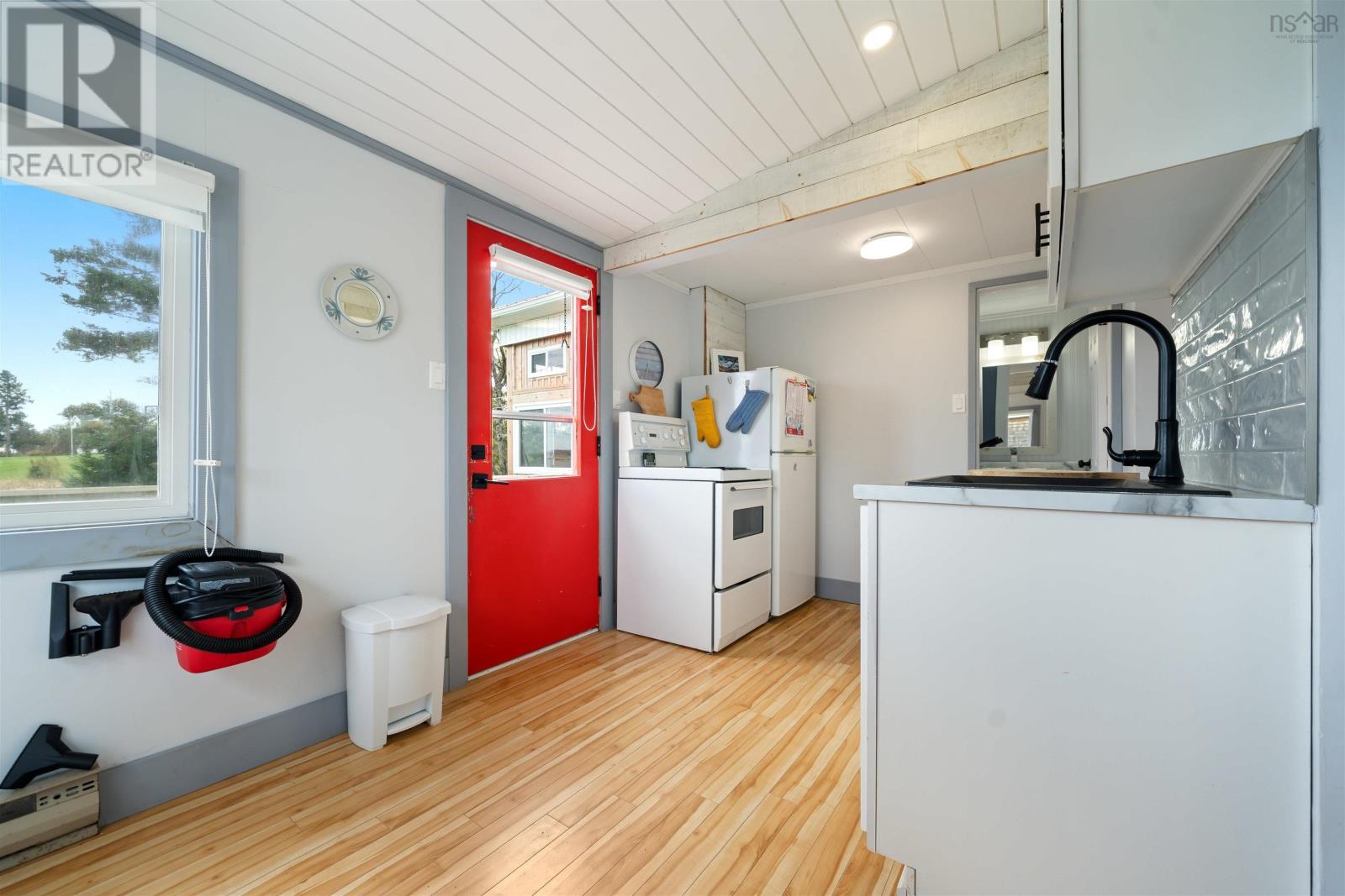 56 Oulton Beach Drive Property Photo 12