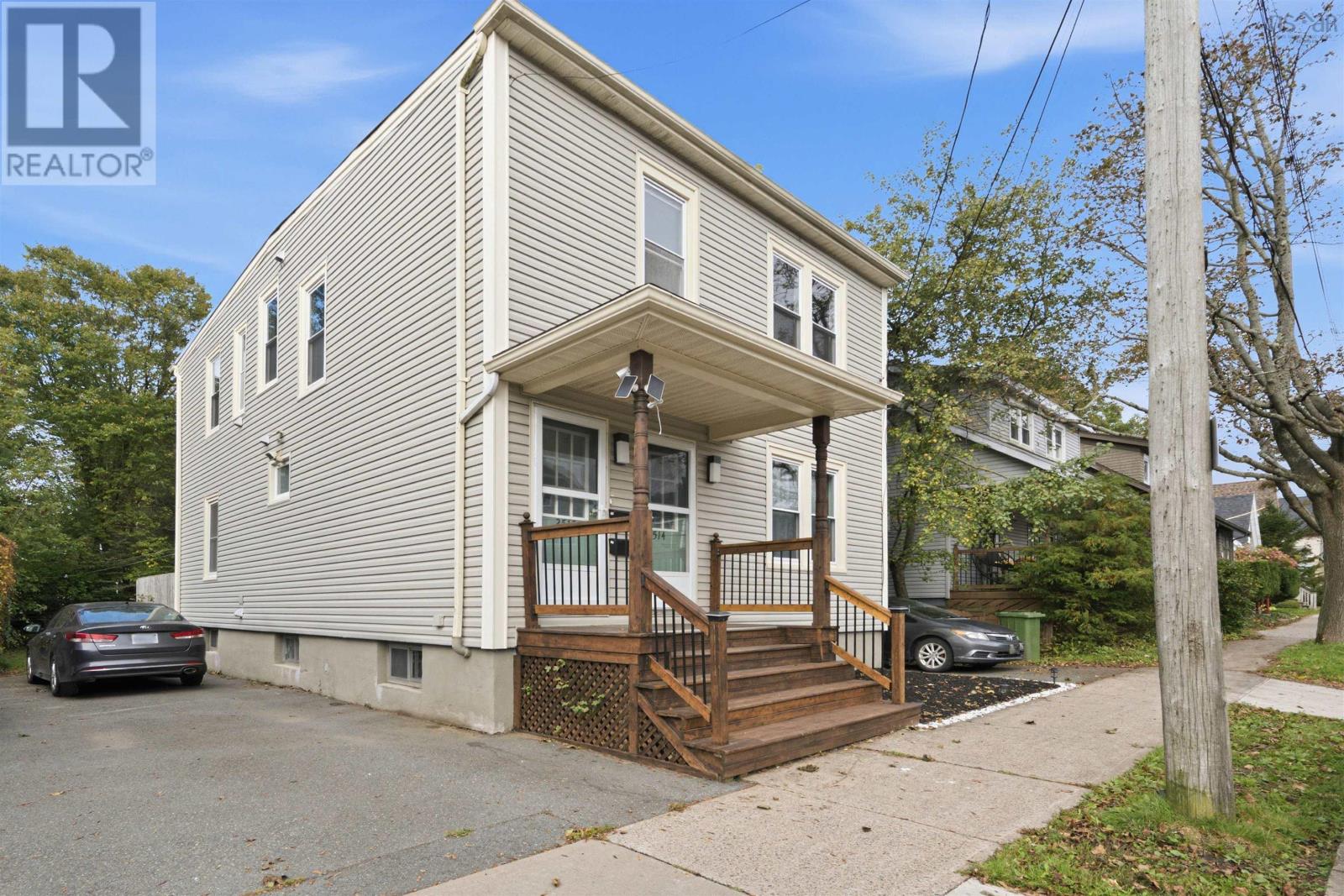 2512 Oxford Street Property Photo 1