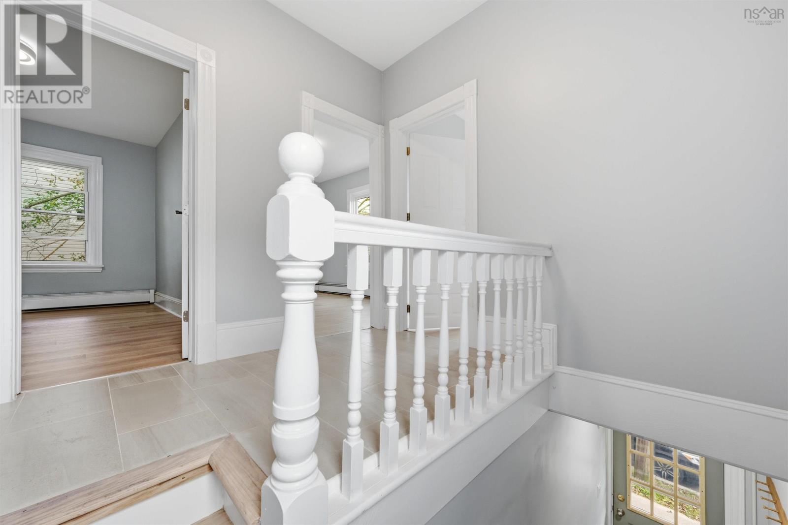 2512 Oxford Street Property Photo 2