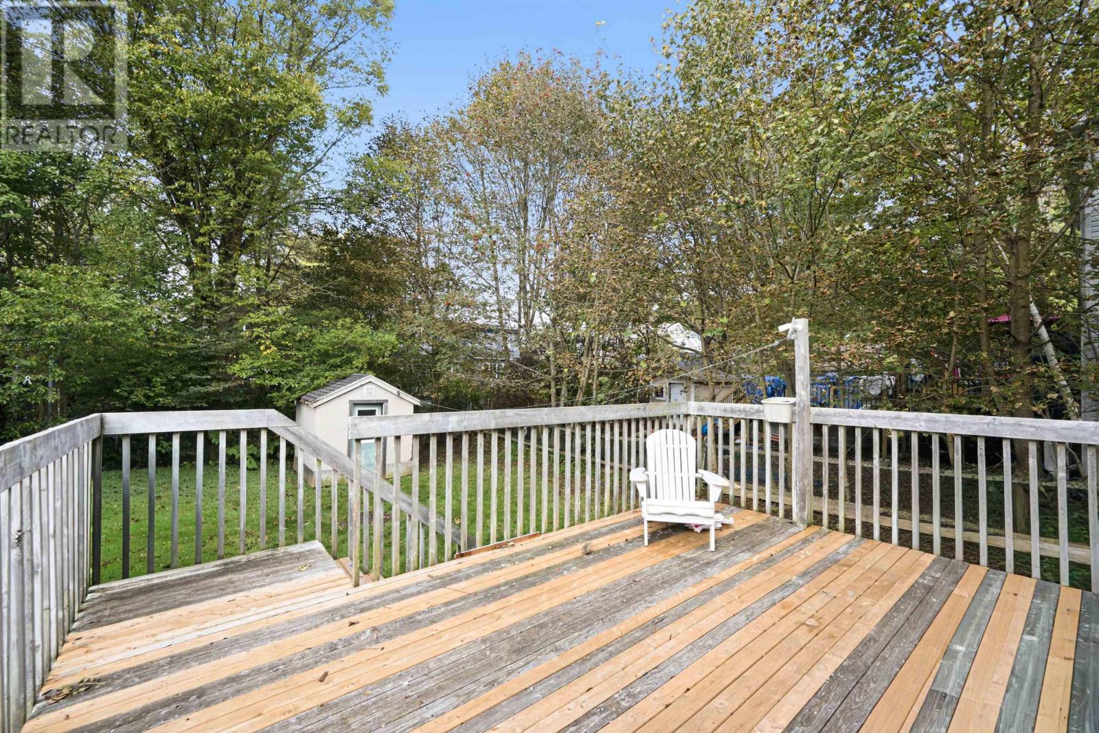 2512 Oxford Street Property Photo 21