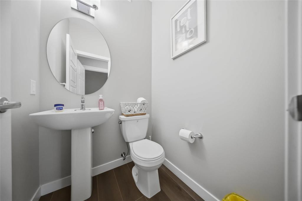 19 Mira Gate Property Photo 14