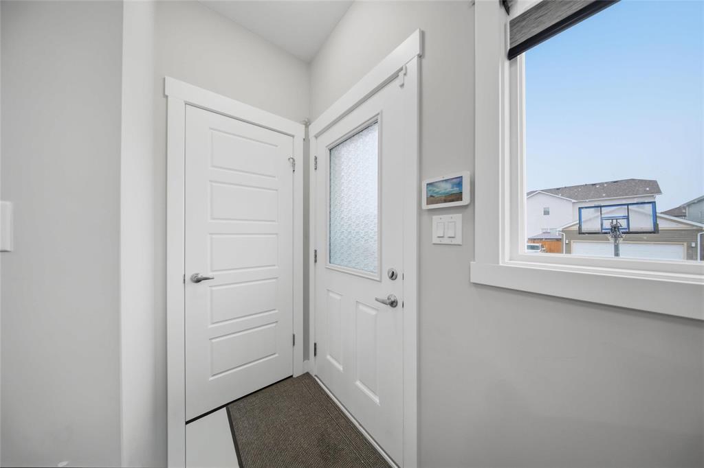 19 Mira Gate Property Photo 15