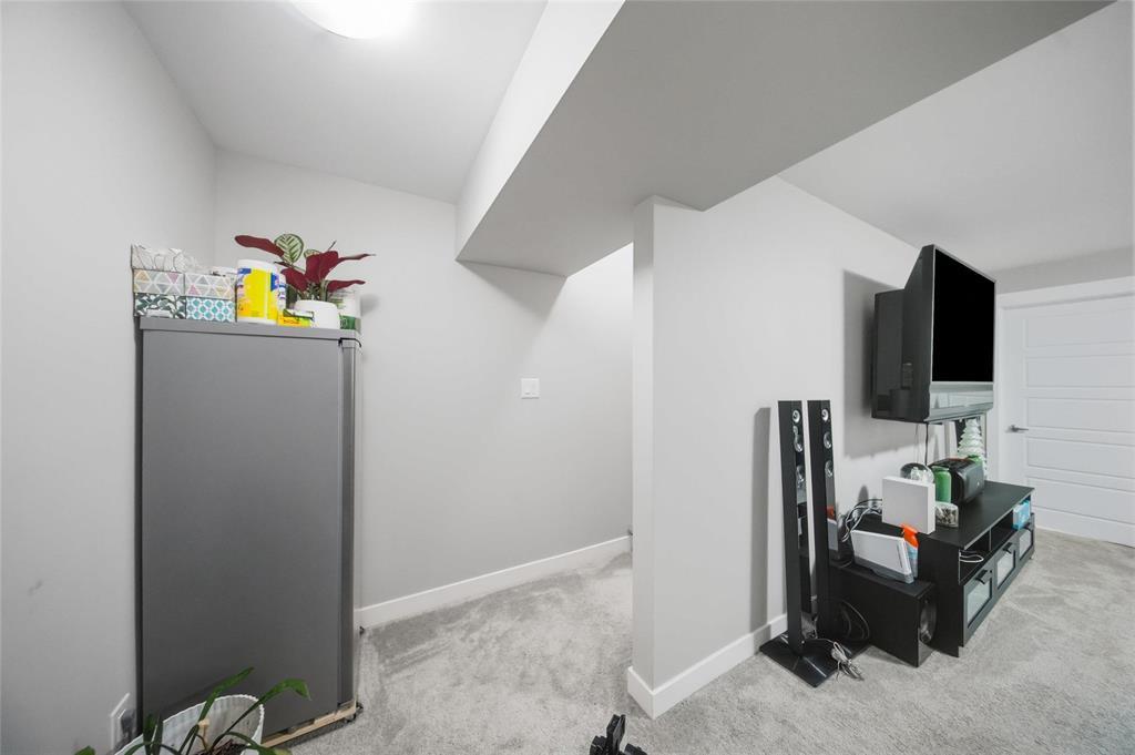 19 Mira Gate Property Photo 28