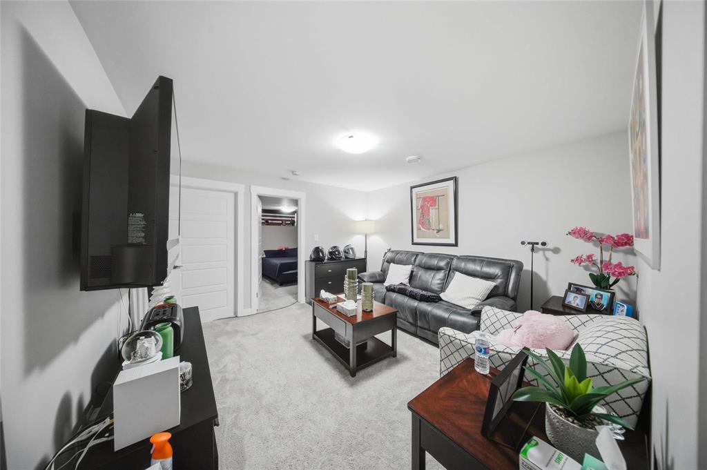 19 Mira Gate Property Photo 29