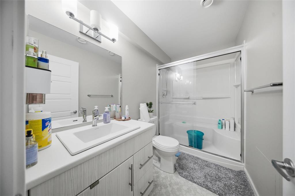 19 Mira Gate Property Photo 32