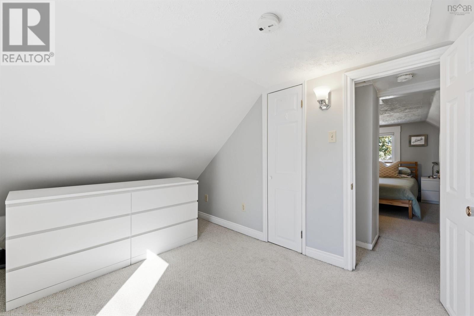 2457 Gladstone Street Property Photo 29
