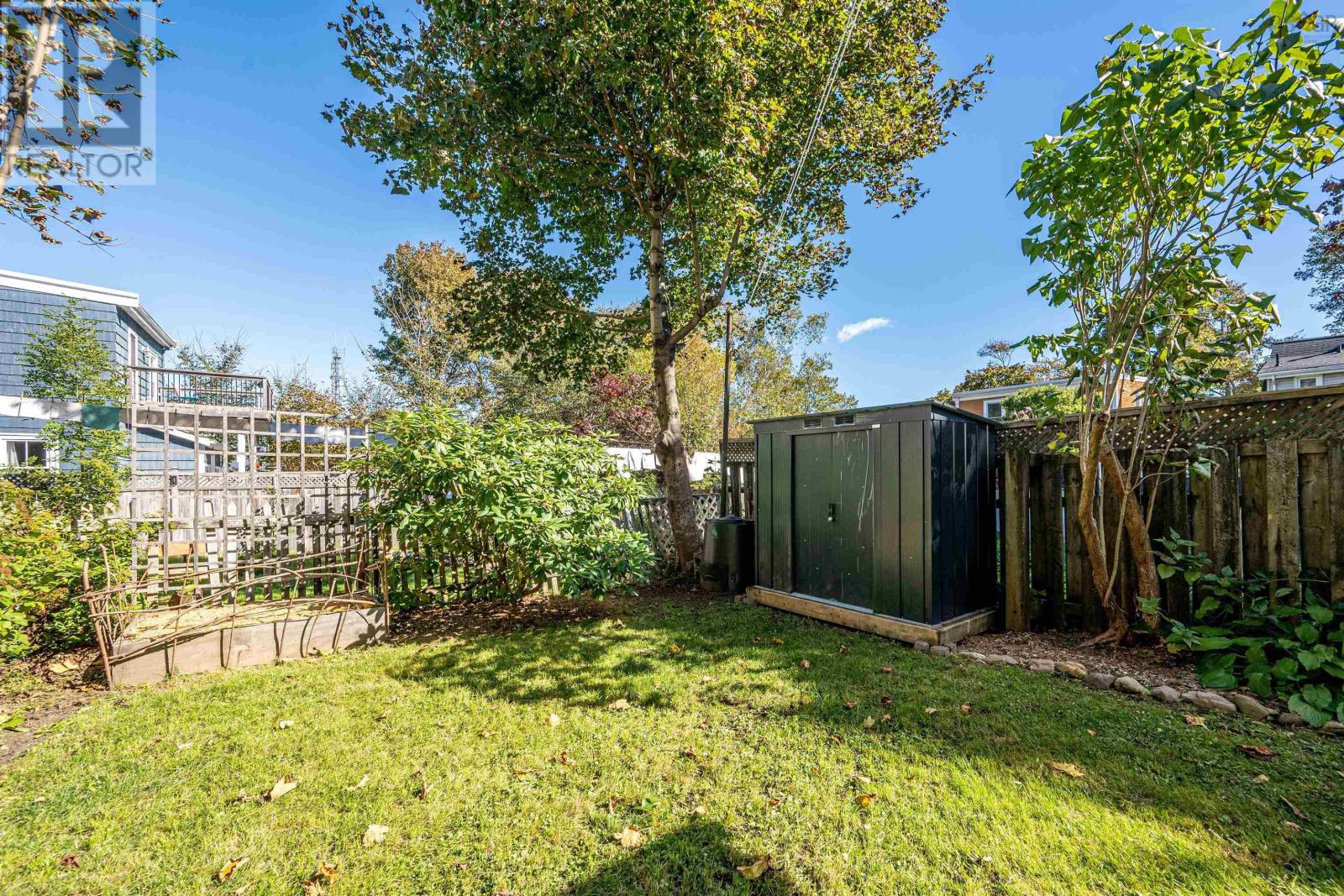 2457 Gladstone Street Property Photo 35
