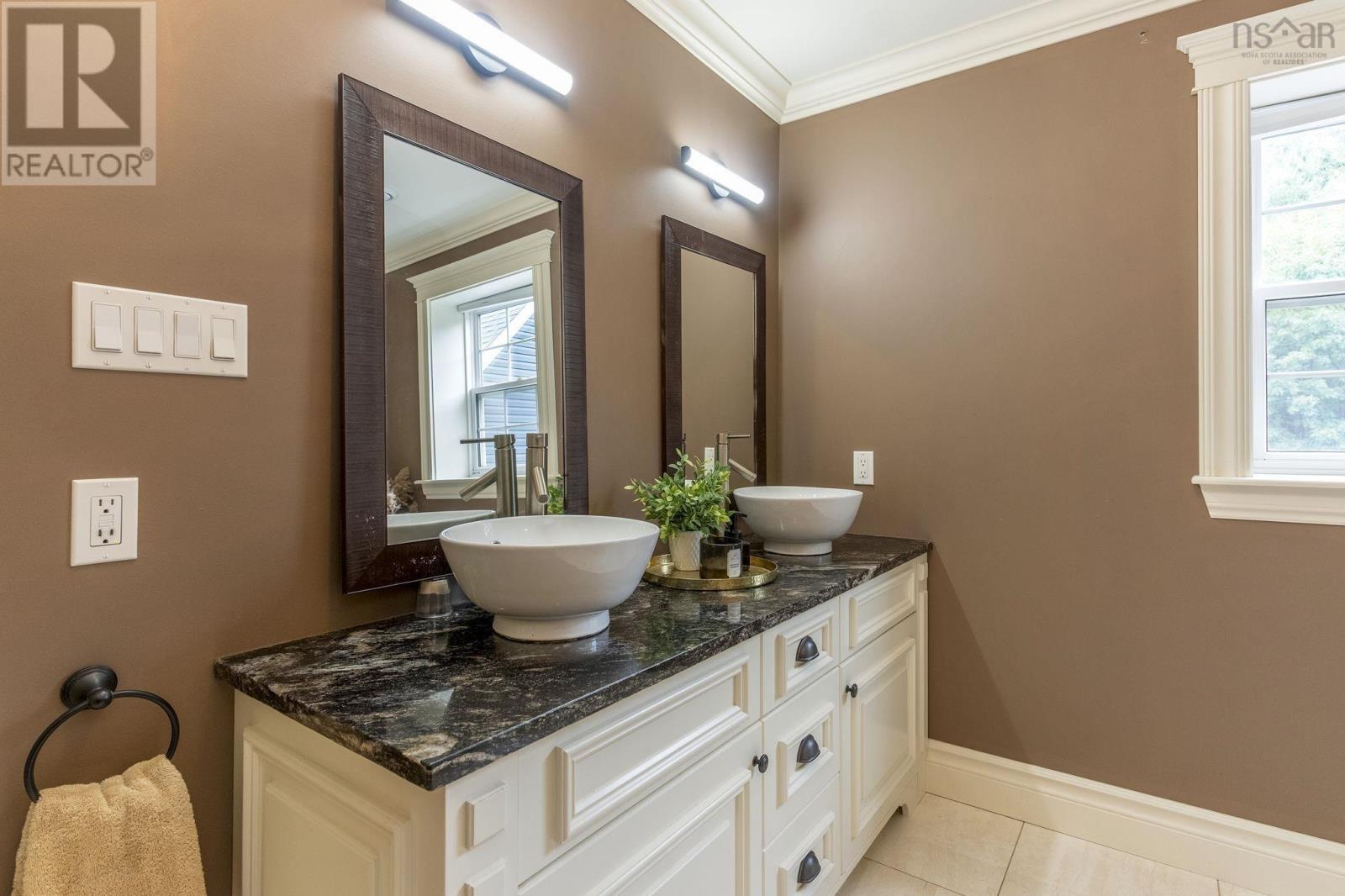 1563 Sarah Drive Property Photo 27