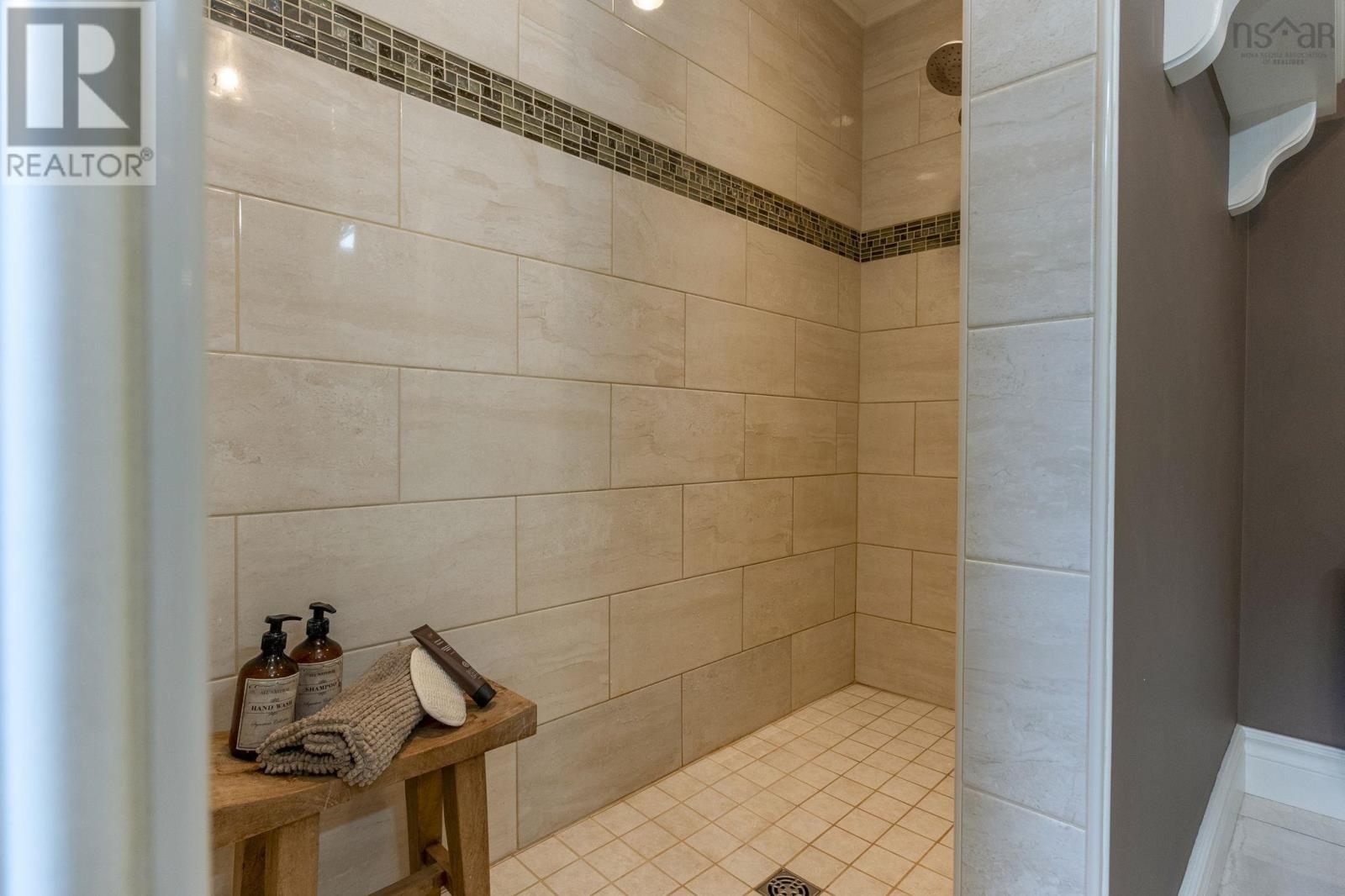 1563 Sarah Drive Property Photo 29