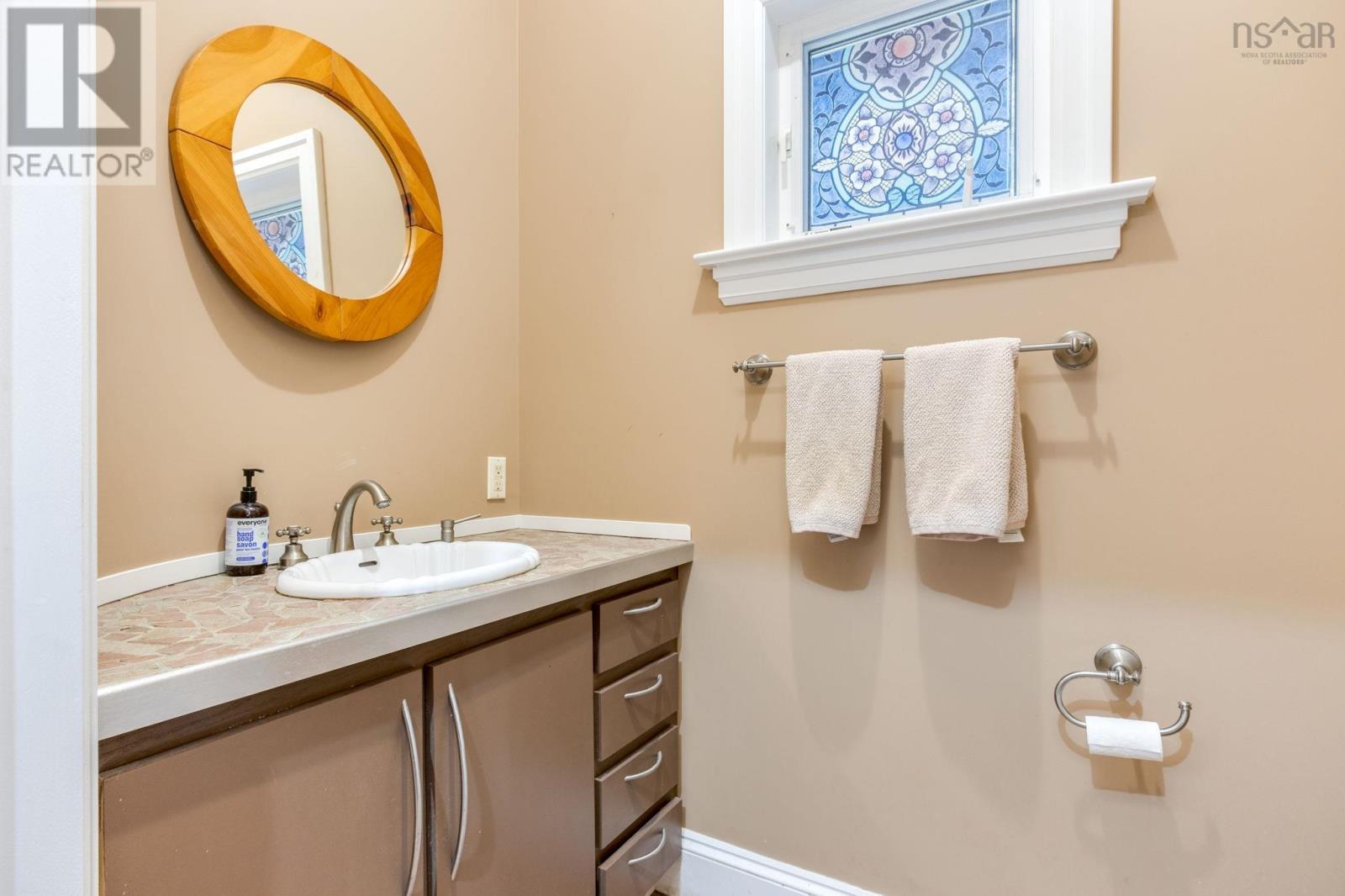 2561 Newton Avenue Property Photo 19
