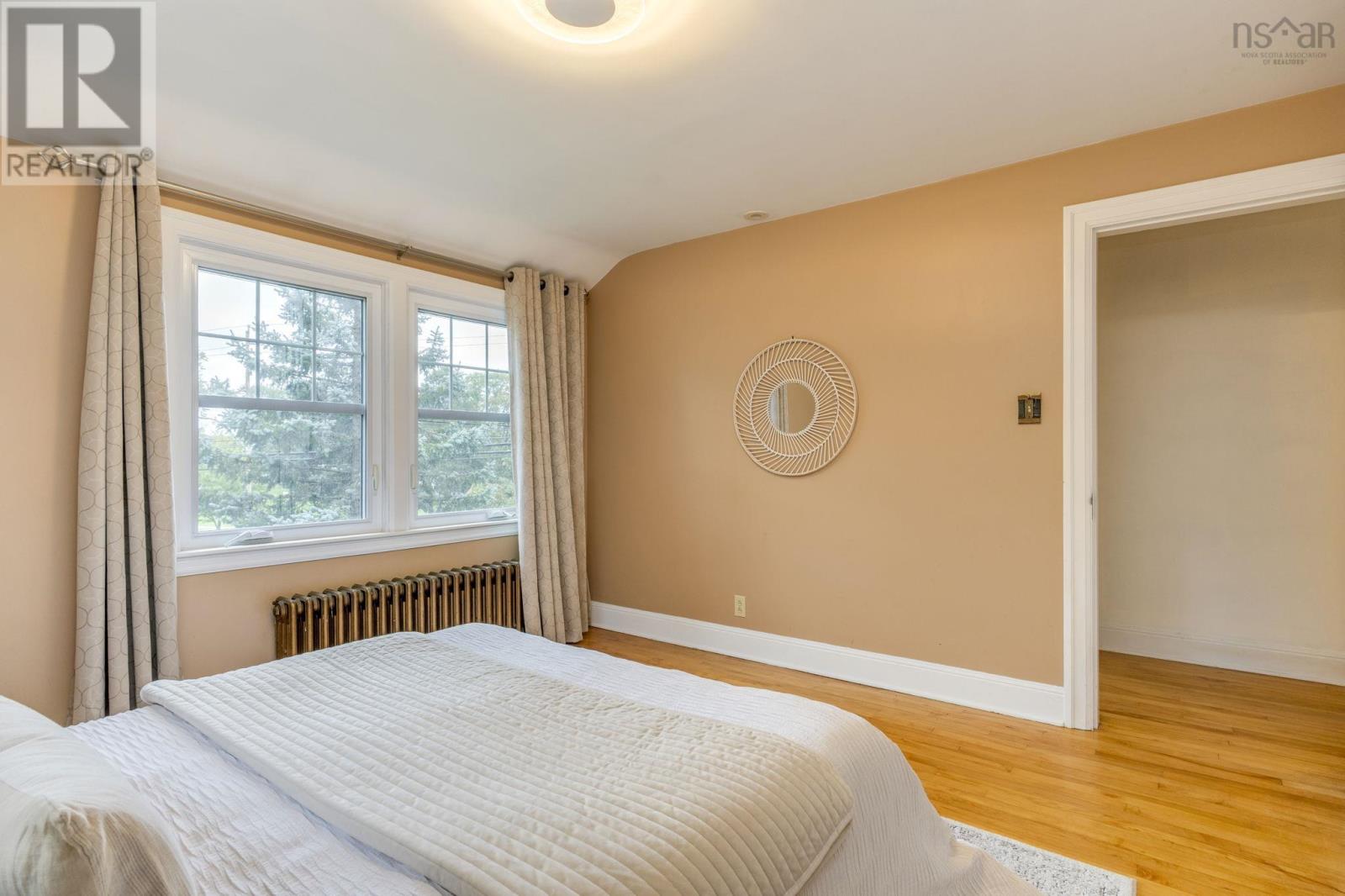 2561 Newton Avenue Property Photo 27