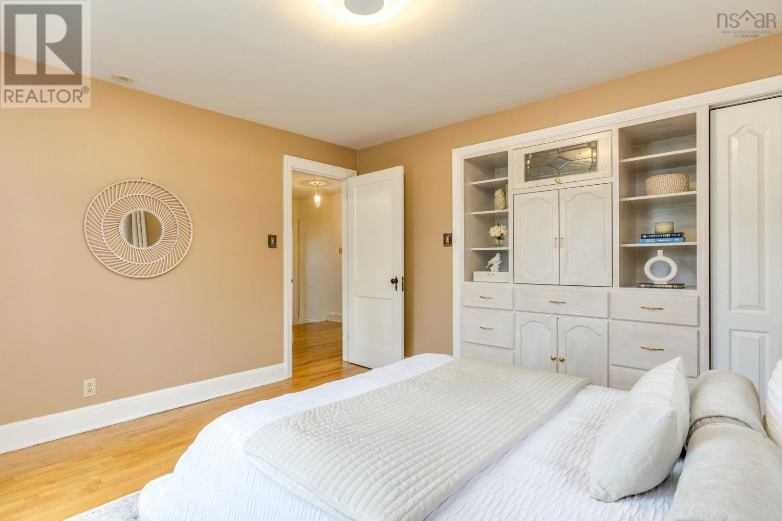 2561 Newton Avenue Property Photo 29