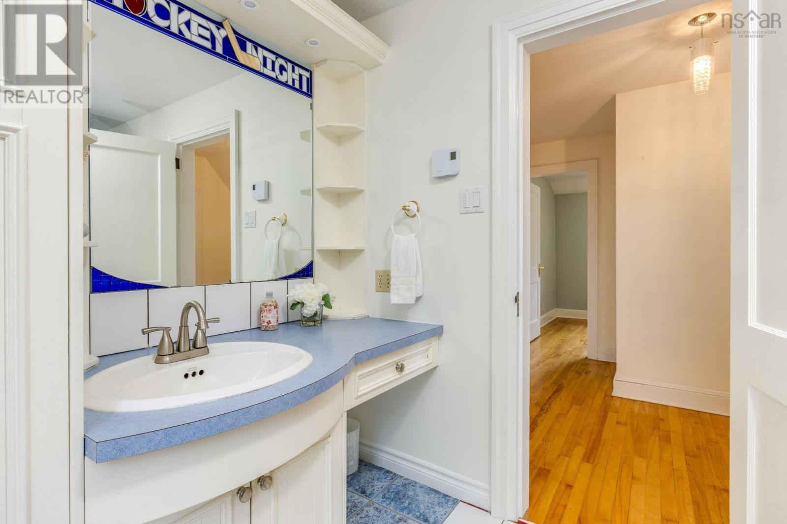 2561 Newton Avenue Property Photo 35