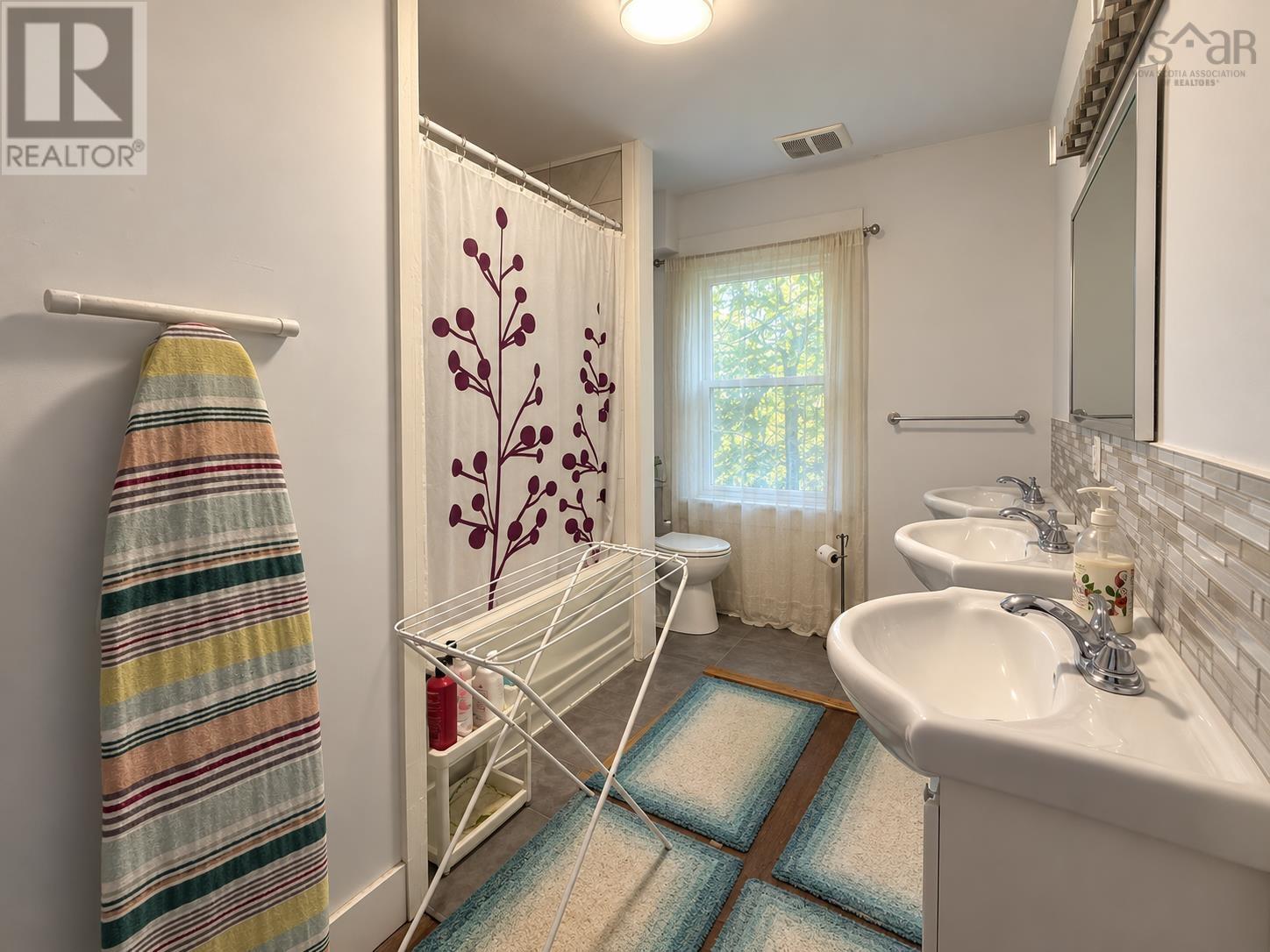 9 Milton Drive Property Photo 14