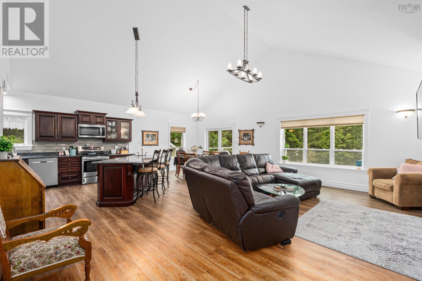 170 Magnate Court Property Photo 3